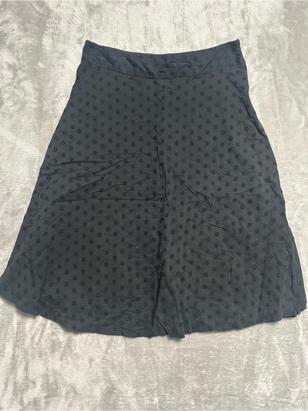 Gap Eyelet Knee Length Skirt Women’s 6 Black Cotton